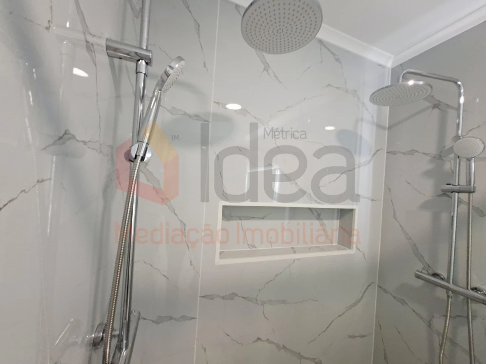 Apartamento T4 para Venda em Amora Foto 21