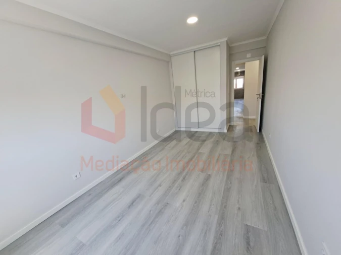 Apartamento T4 para Venda em Amora Foto 15