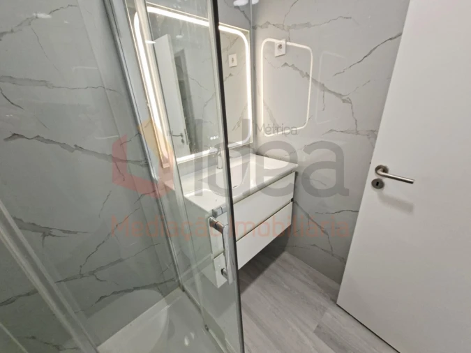Apartamento T4 para Venda em Amora Foto 24