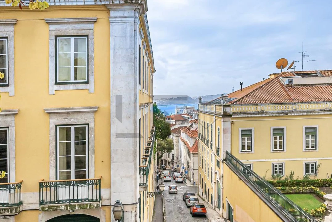 Apartamento T2 para Venda em Santa Maria Maior Foto 3
