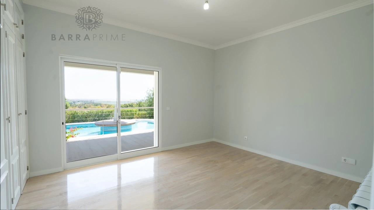 Moradia T6 para Venda em Conceição e Estoi Foto 32
