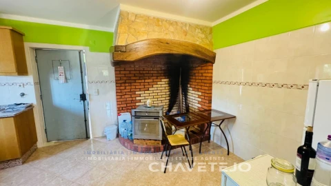 Moradia T4 para Venda em Areias e Pias
