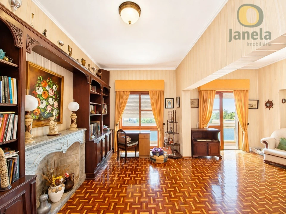 Apartamento T5 para Venda em Faro (Sé e São Pedro) Foto 1
