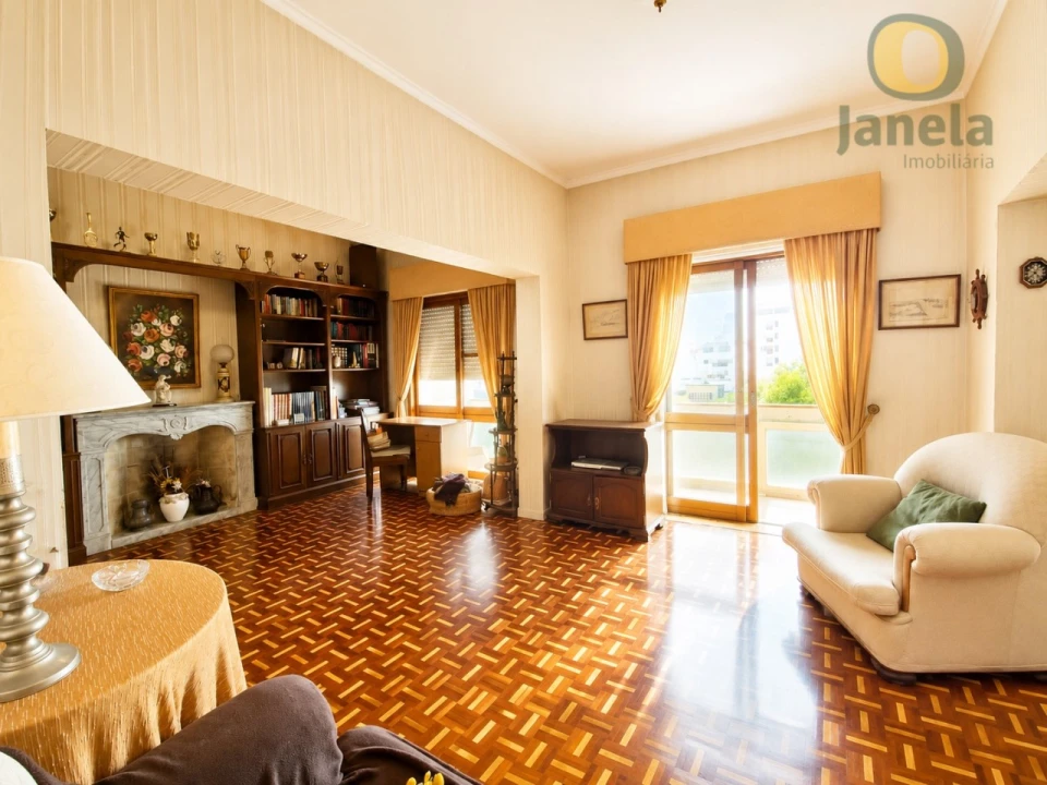 Apartamento T5 para Venda em Faro (Sé e São Pedro) Foto 2