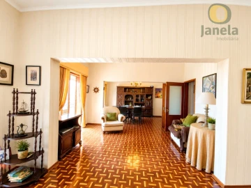 Apartamento T5 para Venda em Faro (Sé e São Pedro)
