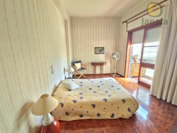 Apartamento T5 para Venda em Faro (Sé e São Pedro)
