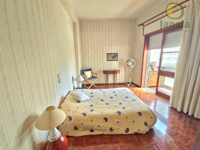 Apartamento T5 para Venda em Faro (Sé e São Pedro) Foto 32