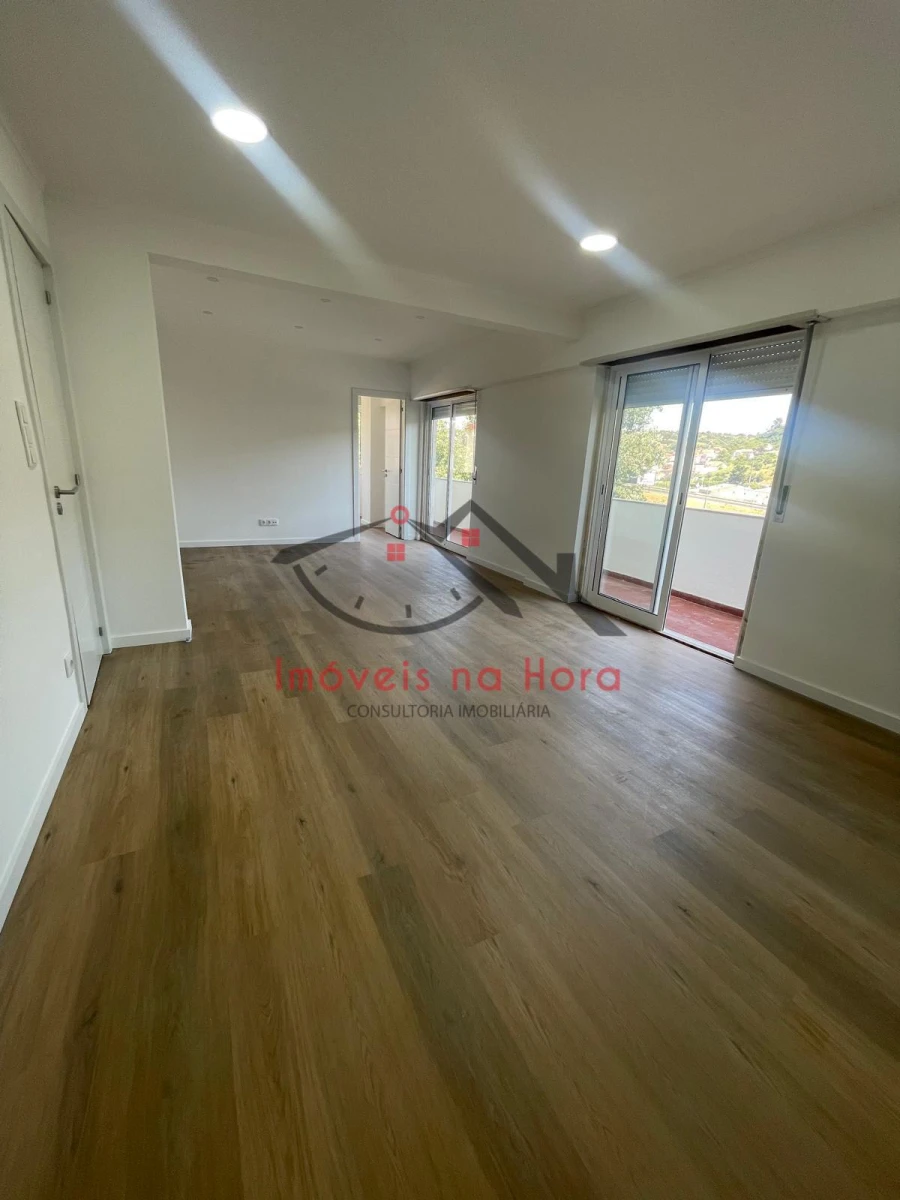 Apartamento T2 para Venda em Odivelas Foto 9
