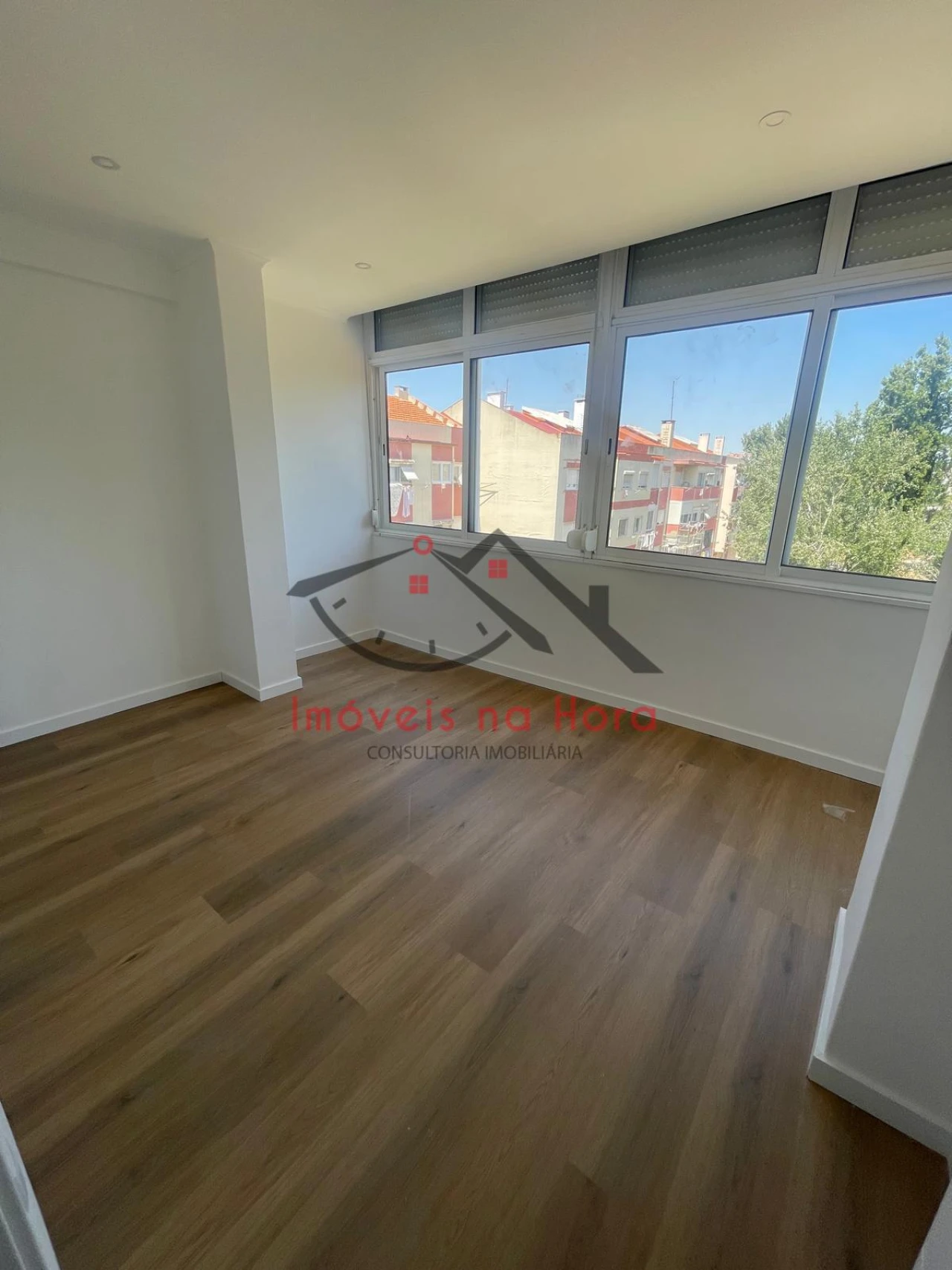Apartamento T2 para Venda em Odivelas Foto 12