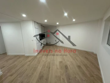 Apartamento T2 para Venda em Póvoa de Santa Iria e Forte da Casa