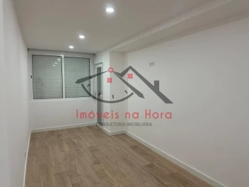 Apartamento T2 para Venda em Póvoa de Santa Iria e Forte da Casa