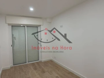 Apartamento T2 para Venda em Póvoa de Santa Iria e Forte da Casa