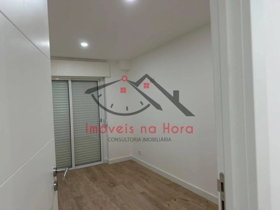 Apartamento T2 para Venda em Póvoa de Santa Iria e Forte da Casa Foto 10