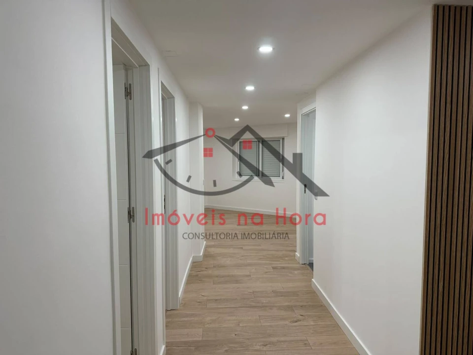Apartamento T2 para Venda em Póvoa de Santa Iria e Forte da Casa Foto 11