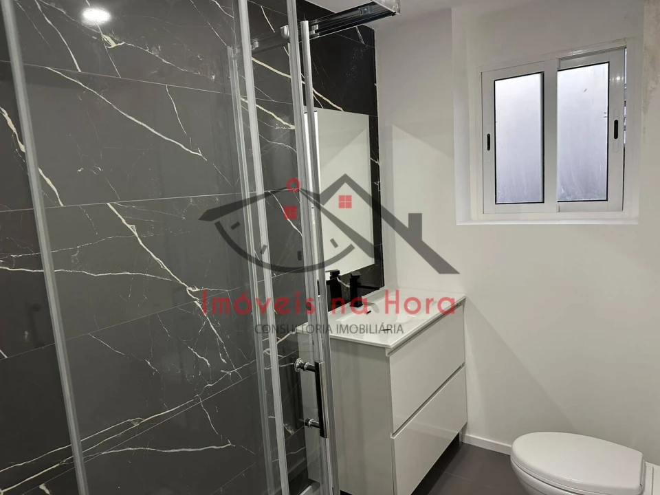 Apartamento T2 para Venda em Póvoa de Santa Iria e Forte da Casa Foto 14