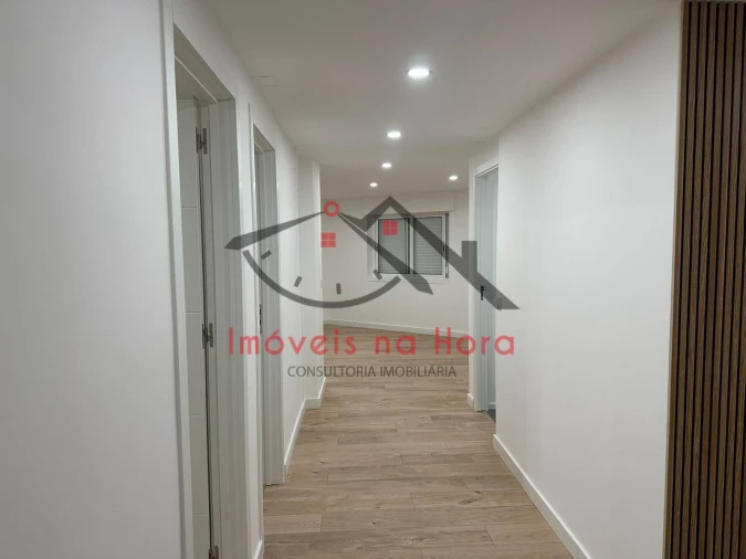 Apartamento T2 para Venda em Póvoa de Santa Iria e Forte da Casa Foto 7