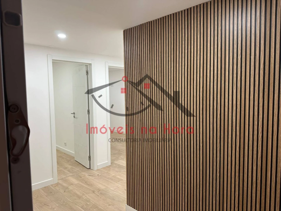 Apartamento T2 para Venda em Póvoa de Santa Iria e Forte da Casa Foto 2