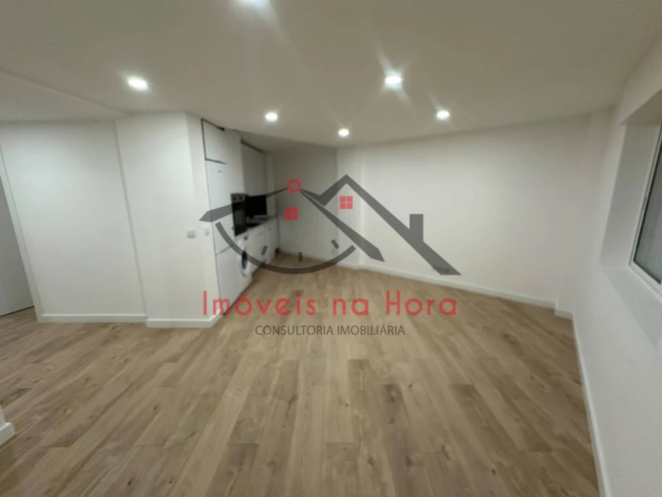 Apartamento T2 para Venda em Póvoa de Santa Iria e Forte da Casa Foto 3