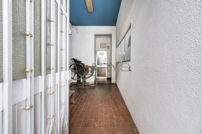 Armazém para Venda em Ferreiros e Gondizalves