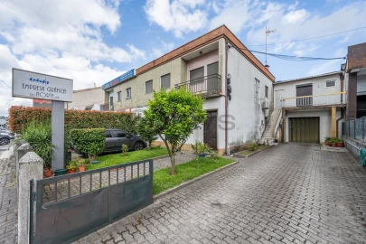 Armazém para Venda em Ferreiros e Gondizalves