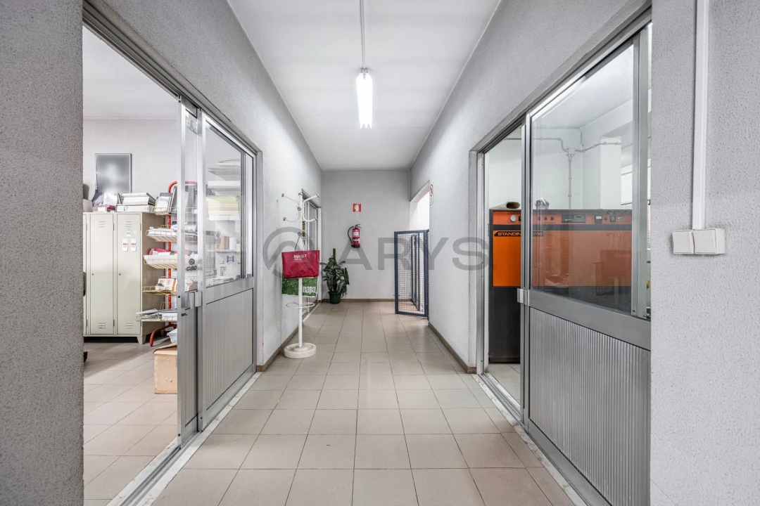Armazém para Venda em Ferreiros e Gondizalves Foto 15