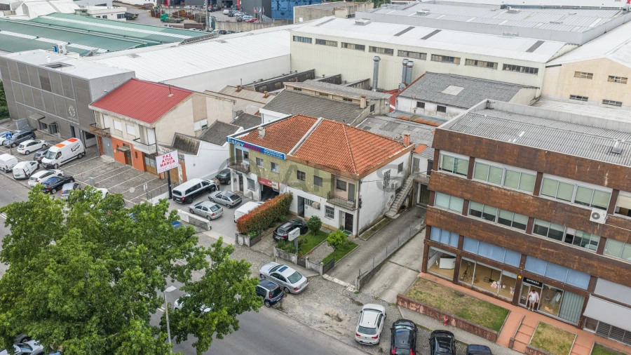 Armazém para Venda em Ferreiros e Gondizalves