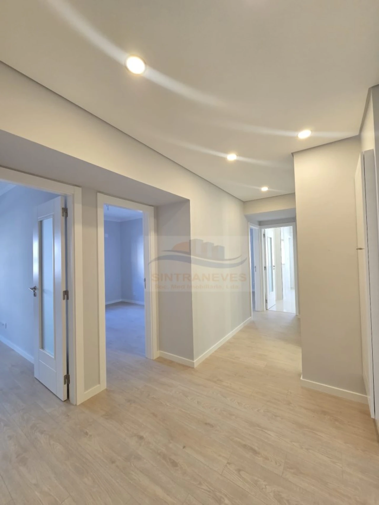 Apartamento T3 para Venda em Venteira Foto 15