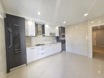Apartamento T3 para Venda em Venteira