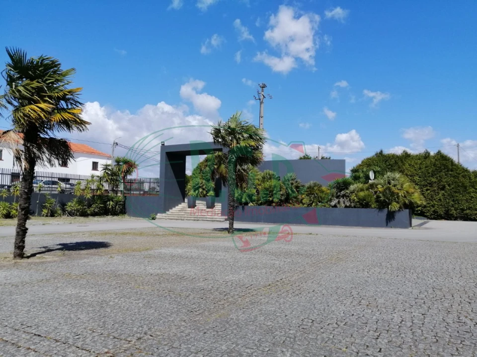 Armazém para Arrendamento em Fânzeres e São Pedro da Cova Foto 3