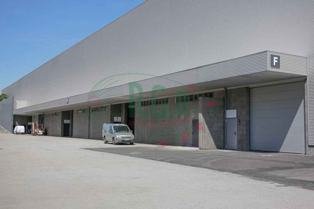 Armazém para Arrendamento em Fânzeres e São Pedro da Cova Foto 10