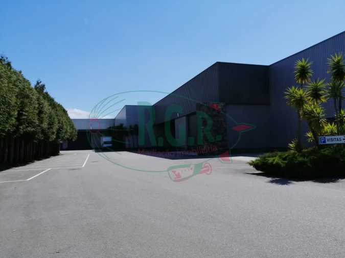 Armazém para Arrendamento em Fânzeres e São Pedro da Cova Foto 4