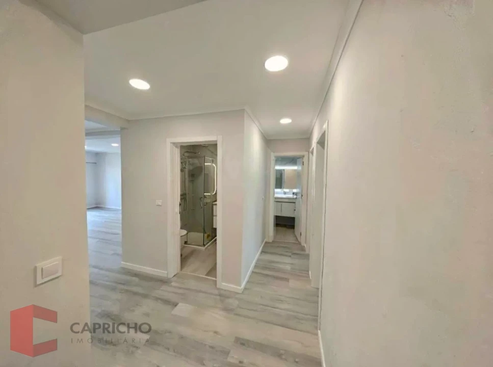Apartamento T4 para Venda em Amora Foto 4