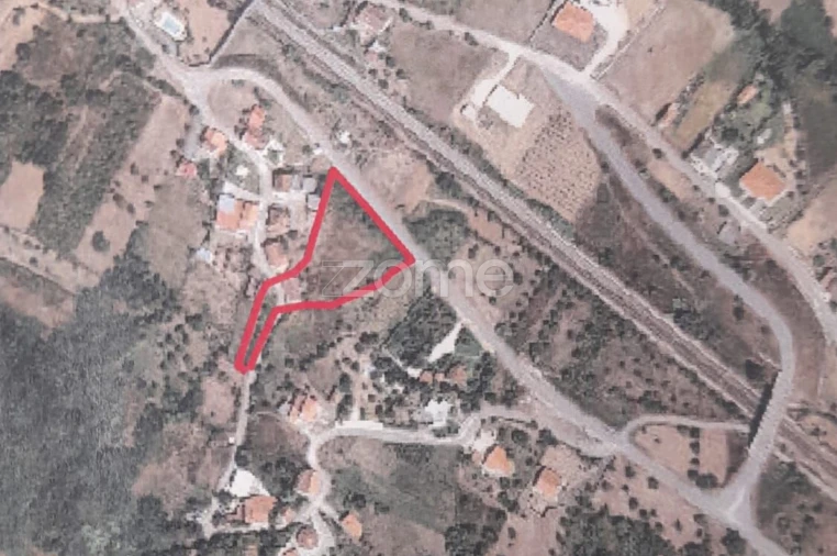 Moradia T4 para Venda em Santiago e São Simão de Litém e Albergaria dos Doze Foto 18