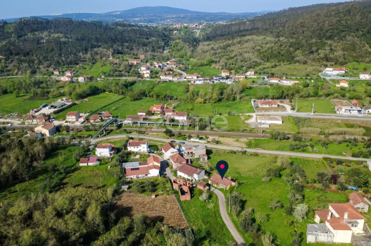 Moradia T4 para Venda em Santiago e São Simão de Litém e Albergaria dos Doze Foto 5