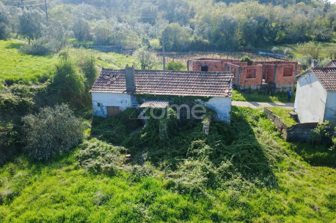Moradia T4 para Venda em Santiago e São Simão de Litém e Albergaria dos Doze Foto 9