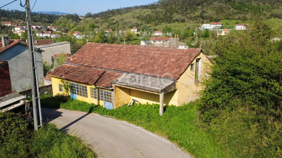 Moradia T4 para Venda em Santiago e São Simão de Litém e Albergaria dos Doze