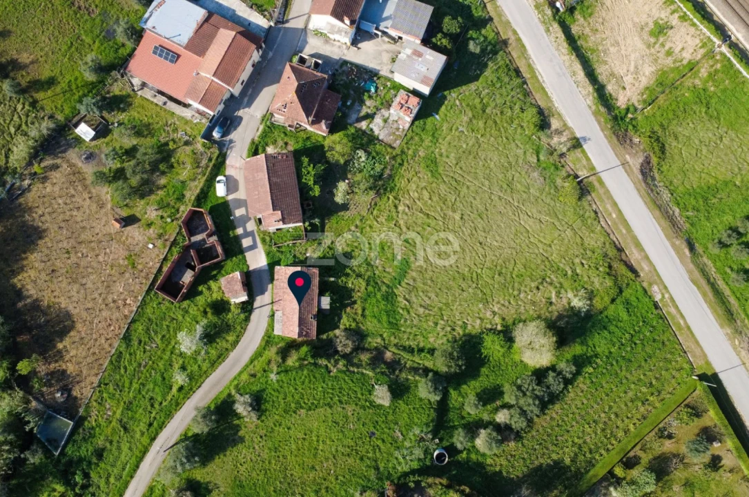 Moradia T4 para Venda em Santiago e São Simão de Litém e Albergaria dos Doze Foto 8