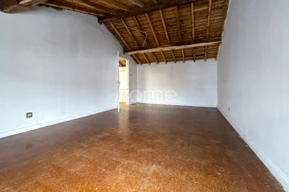 Moradia T5 para Venda em Ponta Delgada (São Pedro)
