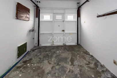 Moradia T5 para Venda em Ponta Delgada (São Pedro)