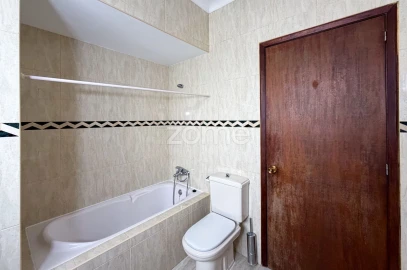 Moradia T5 para Venda em Ponta Delgada (São Pedro)