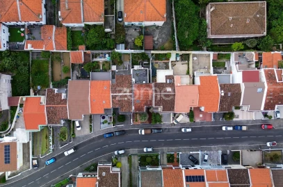 Moradia T5 para Venda em Ponta Delgada (São Pedro)