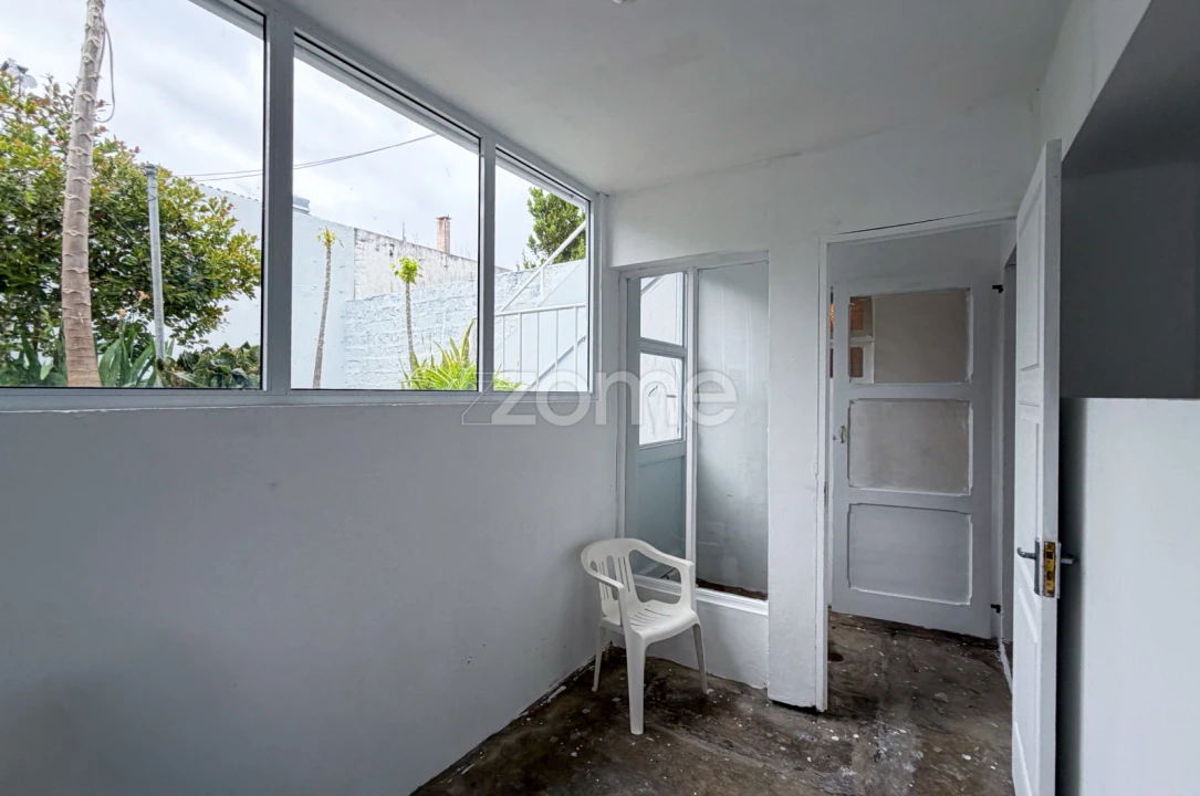 Moradia T5 para Venda em Ponta Delgada (São Pedro) Foto 37