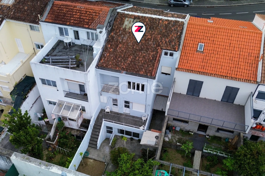 Moradia T5 para Venda em Ponta Delgada (São Pedro) Foto 4