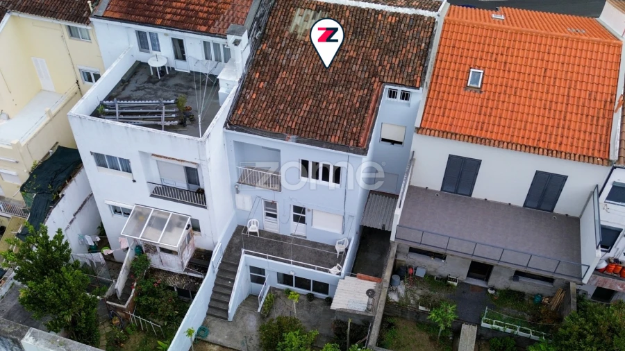 Moradia T5 para Venda em Ponta Delgada (São Pedro)
