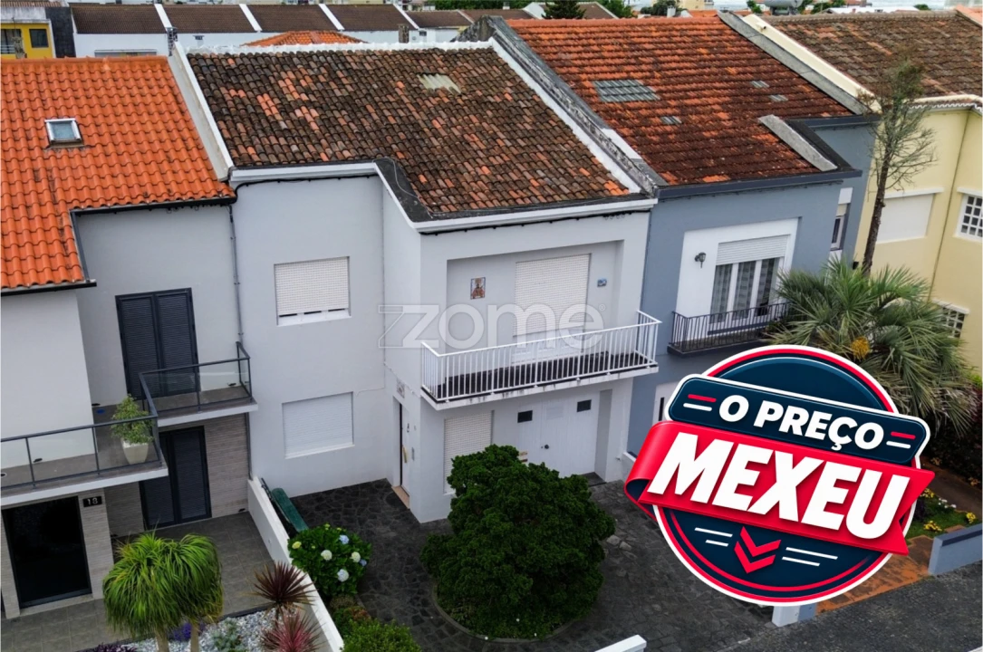 Moradia T5 para Venda em Ponta Delgada (São Pedro) Foto 42