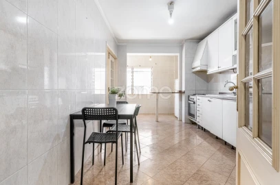 Apartamento T3 para Venda em Ferreiros e Gondizalves
