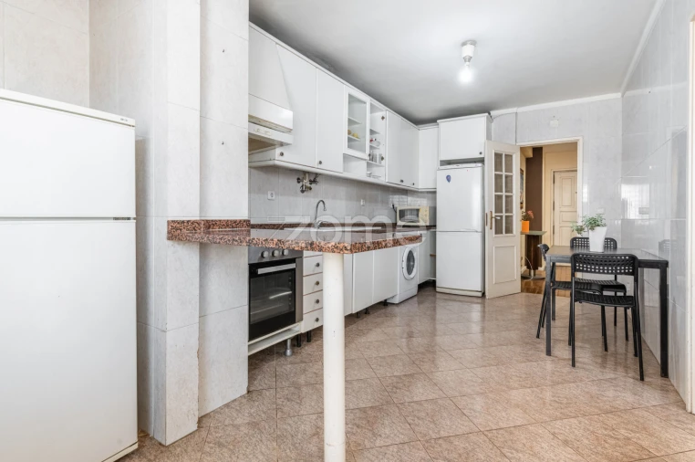 Apartamento T3 para Venda em Ferreiros e Gondizalves Foto 10