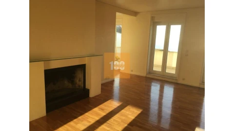 Apartamento T2 para Arrendamento em Pedroso e Seixezelo