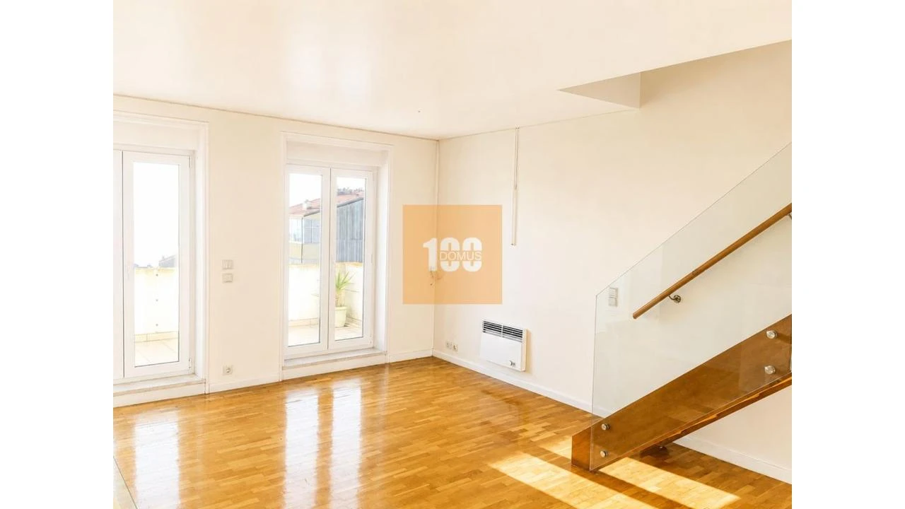 Apartamento T2 para Arrendamento em Pedroso e Seixezelo Foto 1
