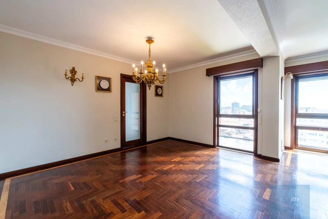 Apartamento T5 para Venda em Matosinhos e Leça da Palmeira Foto 2